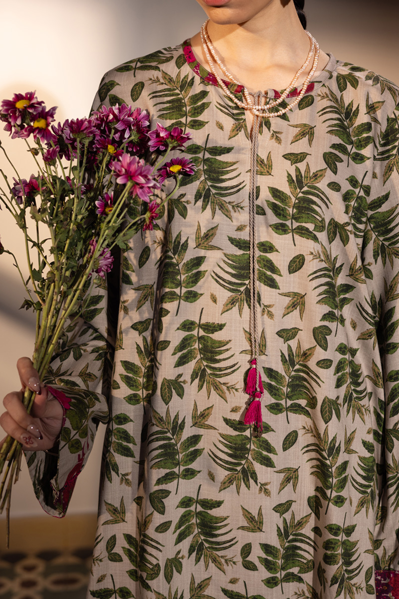 Vibrant Roses Leaf Set