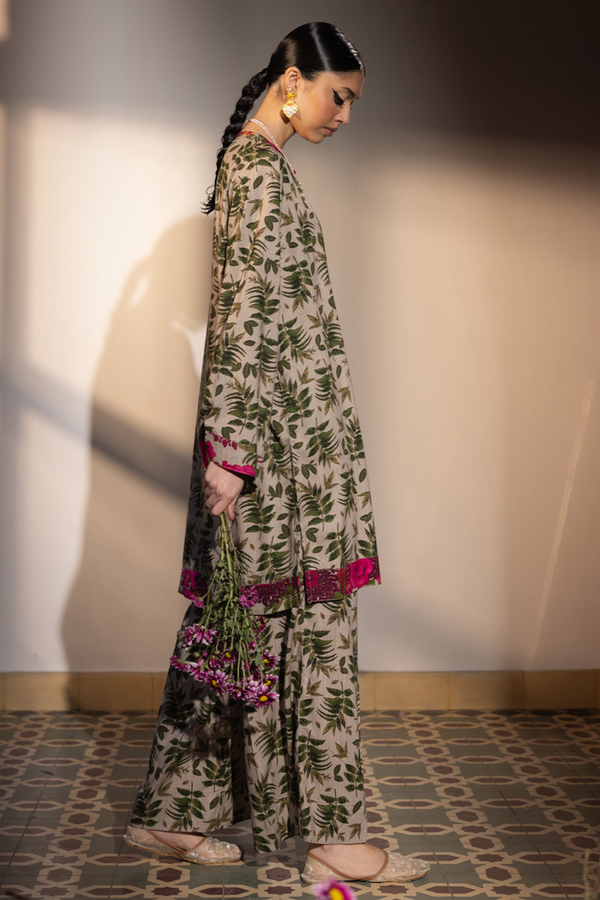 Vibrant Roses Leaf Set