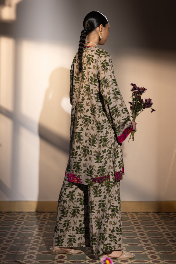 Vibrant Roses Leaf Set