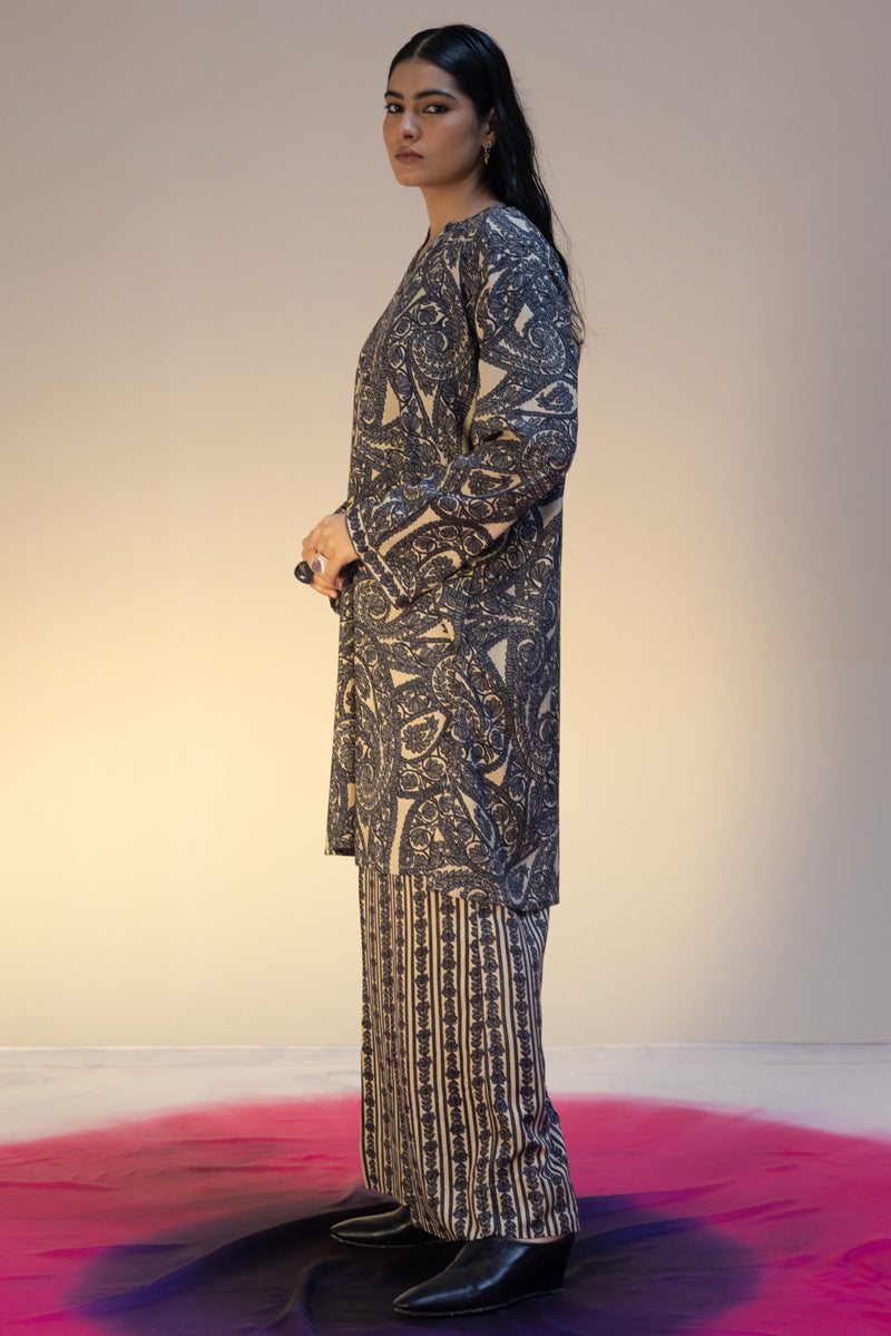 Paisley Pattern Poise Set