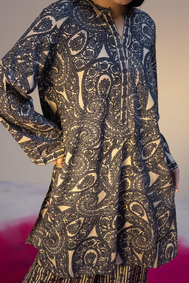 Paisley Pattern Poise Set