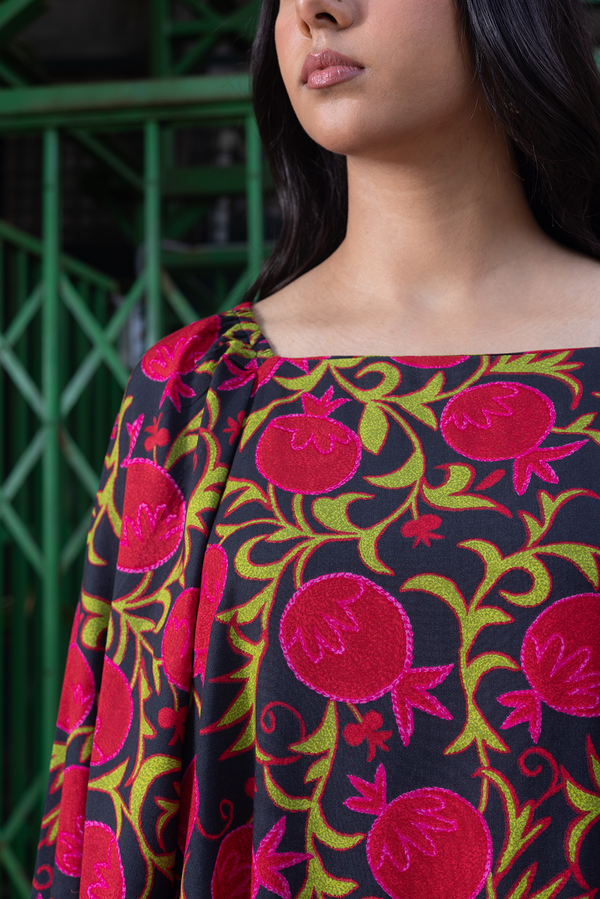 Anar Rang Suzani Set