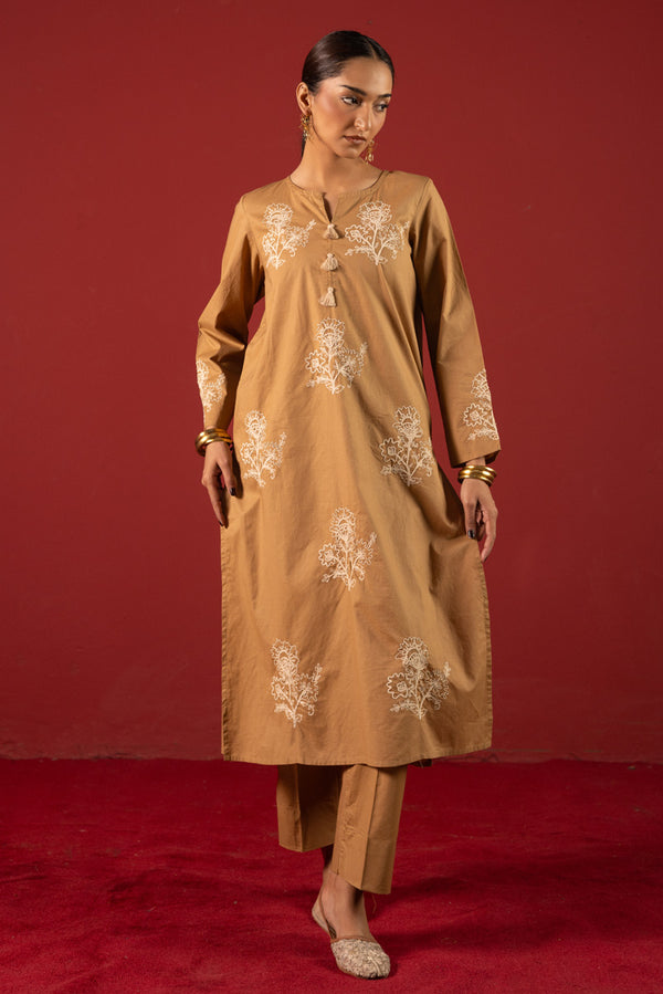 Timeless Threads Tasseled Set