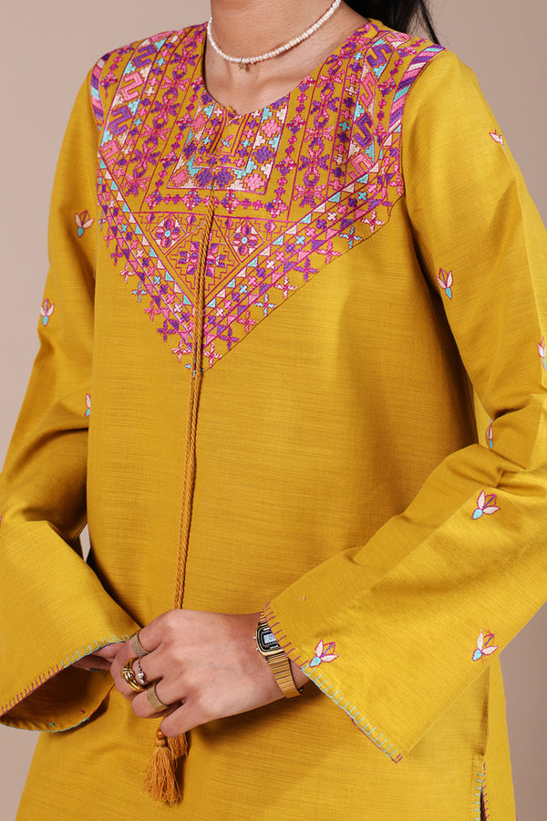 Embroidered Echo Damask Set