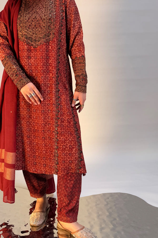 Ajrak Rangkaar 3-Piece Ensemble