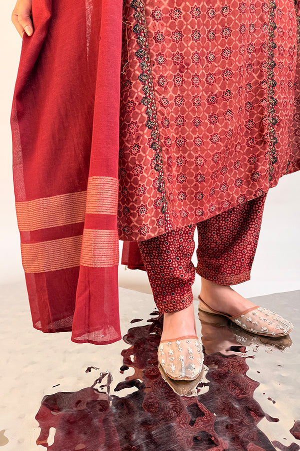 Ajrak Rangkaar 3-Piece Ensemble