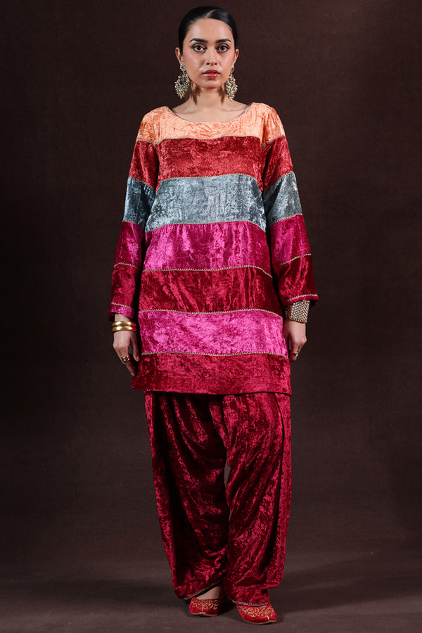 Rang Riwayat Velvet Set