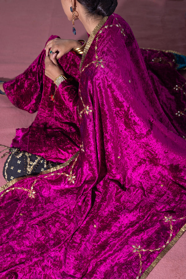 Rani Bahaar Velvet Shawl