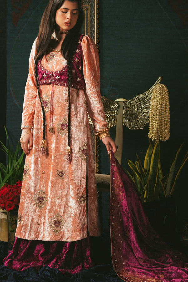 Gota Nur Velvet Shawl