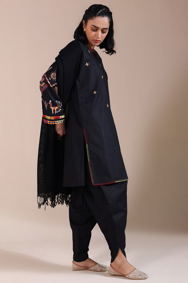 Hand-Embroidered Sainchi Set