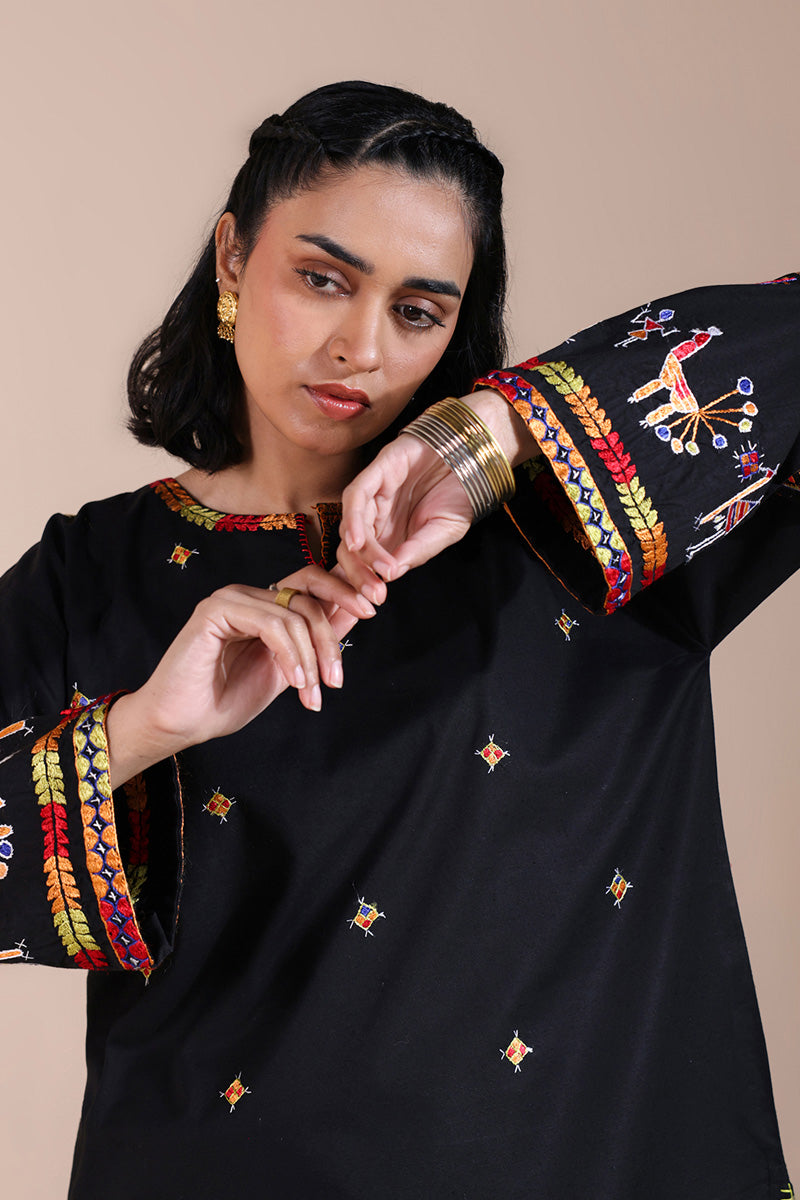 Hand-Embroidered Sainchi Set
