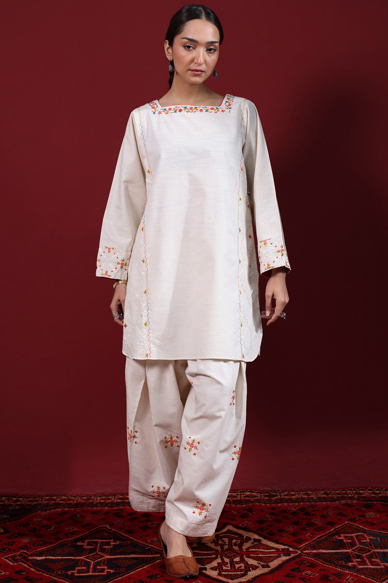 Hand-Embroidered Tapestry Set