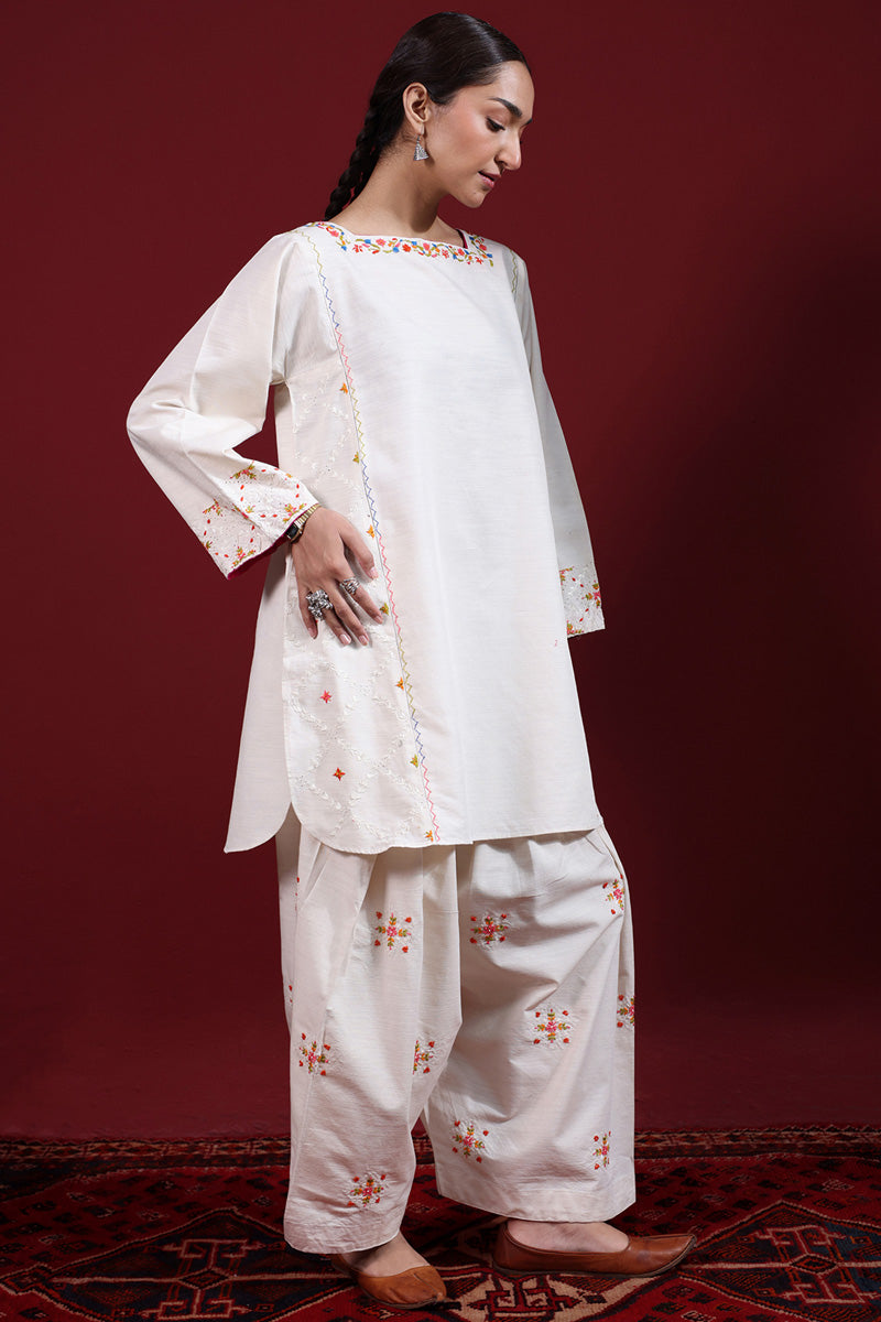 Hand-Embroidered Tapestry Set