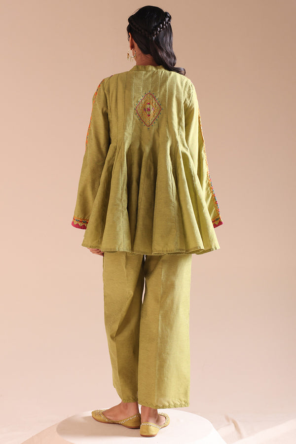 Hand-Crafted Aina Set