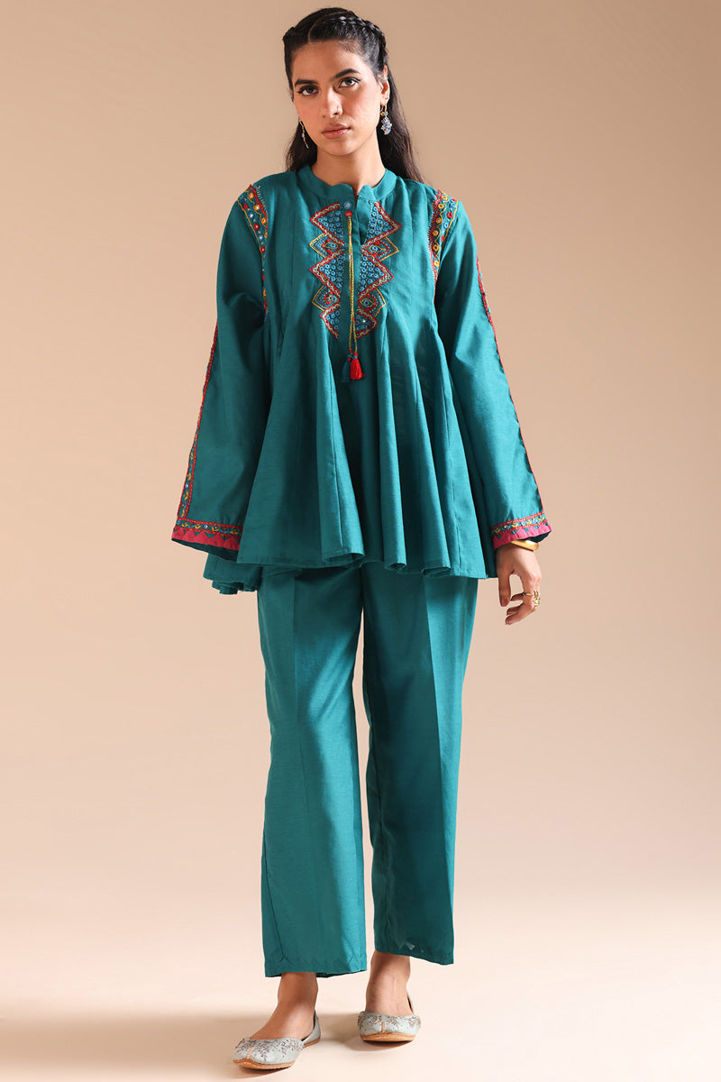 Hand-Crafted Aina Set