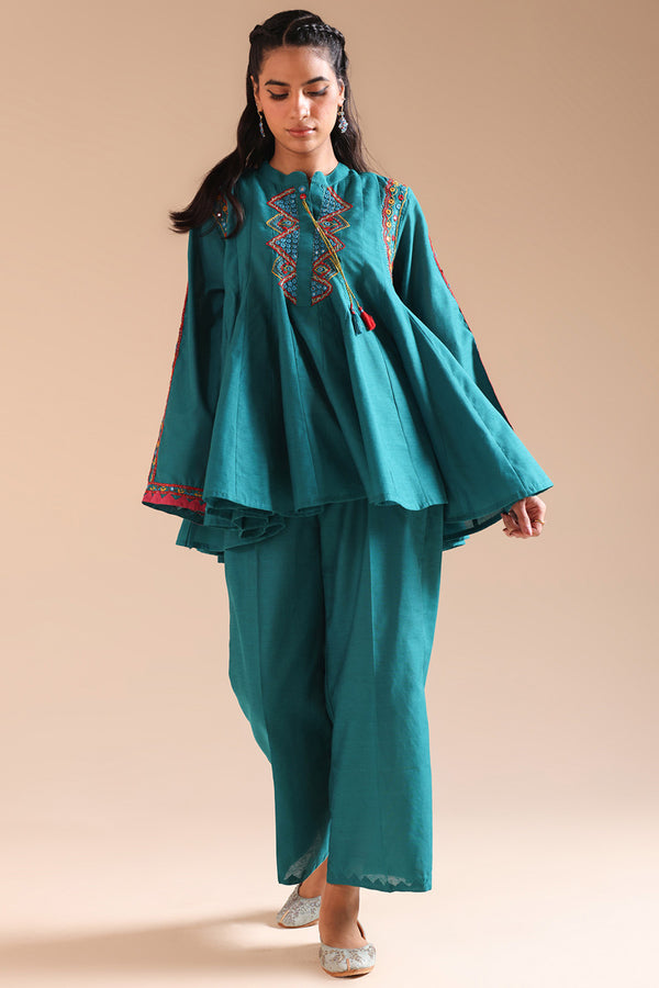 Hand-Crafted Aina Set