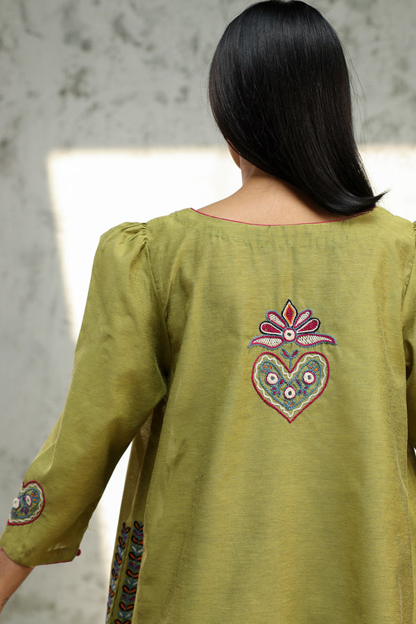 Hand-Embroidered Sheesh Set