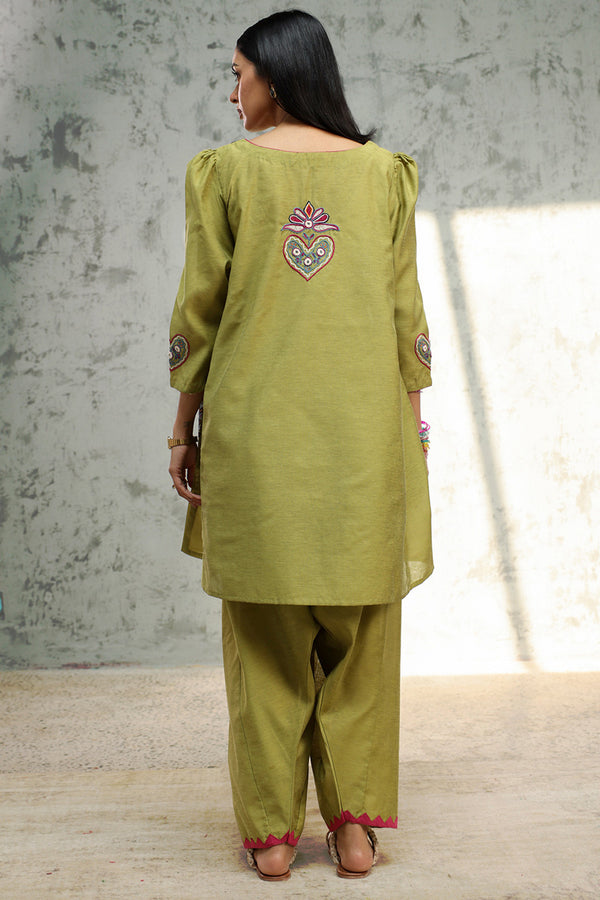 Hand-Embroidered Sheesh Set