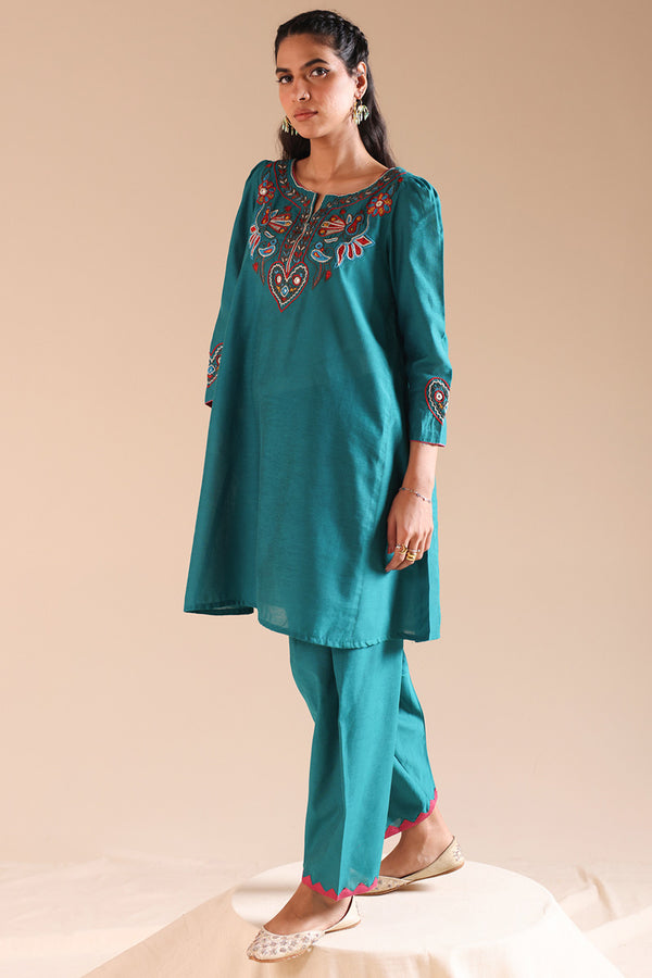 Hand-Embroidered Sheesh Set