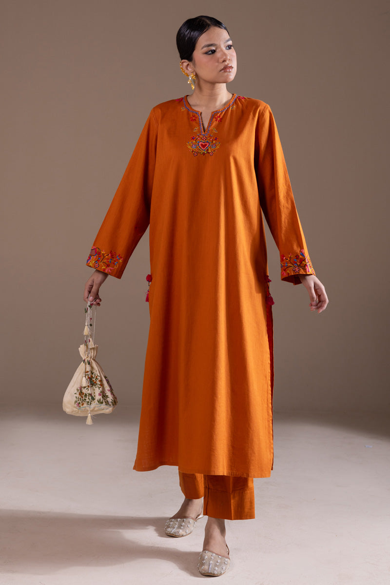 Cottage Chic Embroidered Set