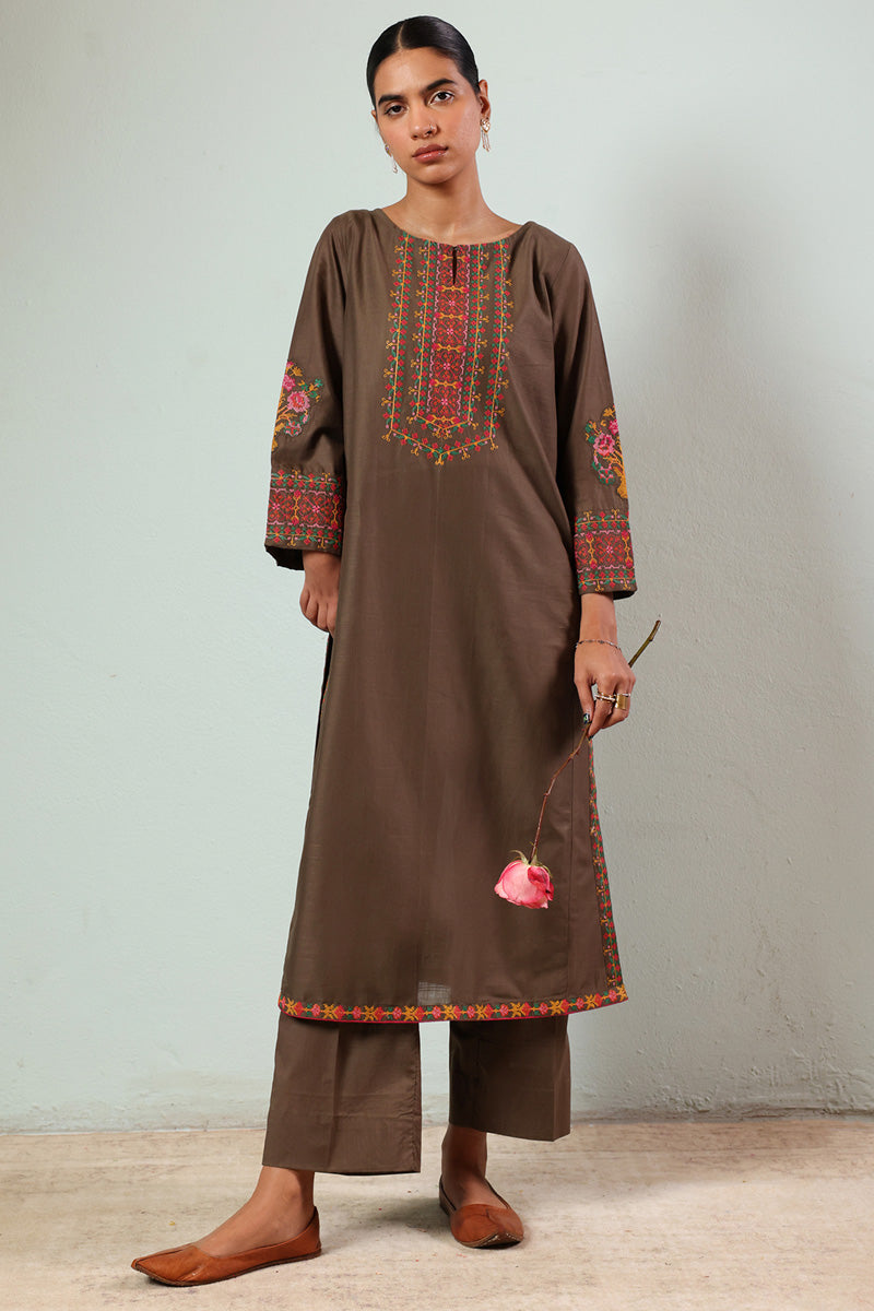 Pure Paras Embroidered Set