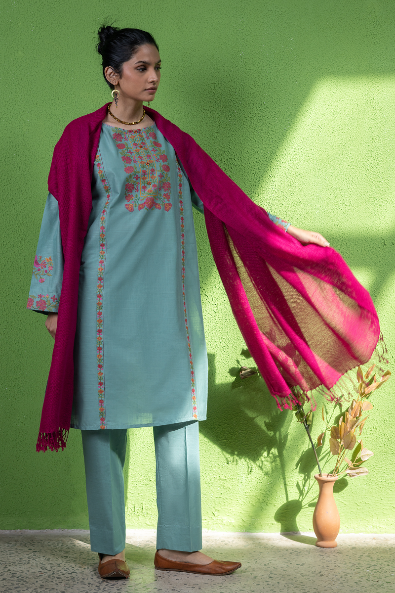 Pyari Paras Cross-Thread Set