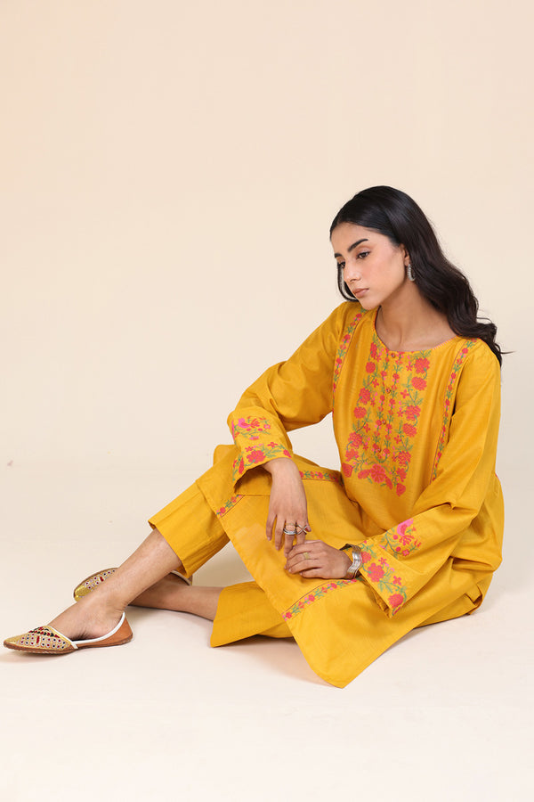 Pyari Paras Cross-Thread Set