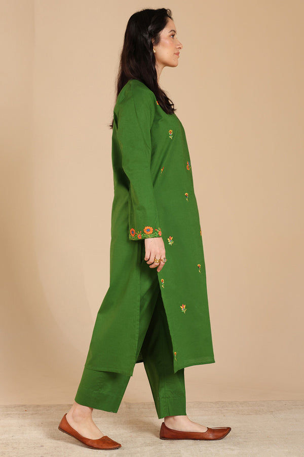 Laari Adda Threaded Set