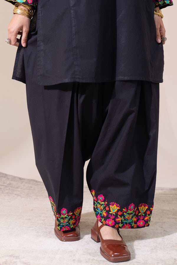 Laari Adda Farshi Set