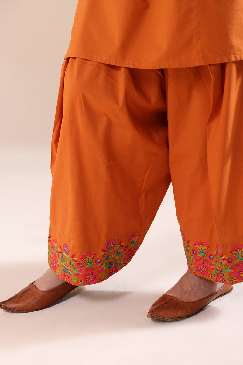 Laari Adda Farshi Set