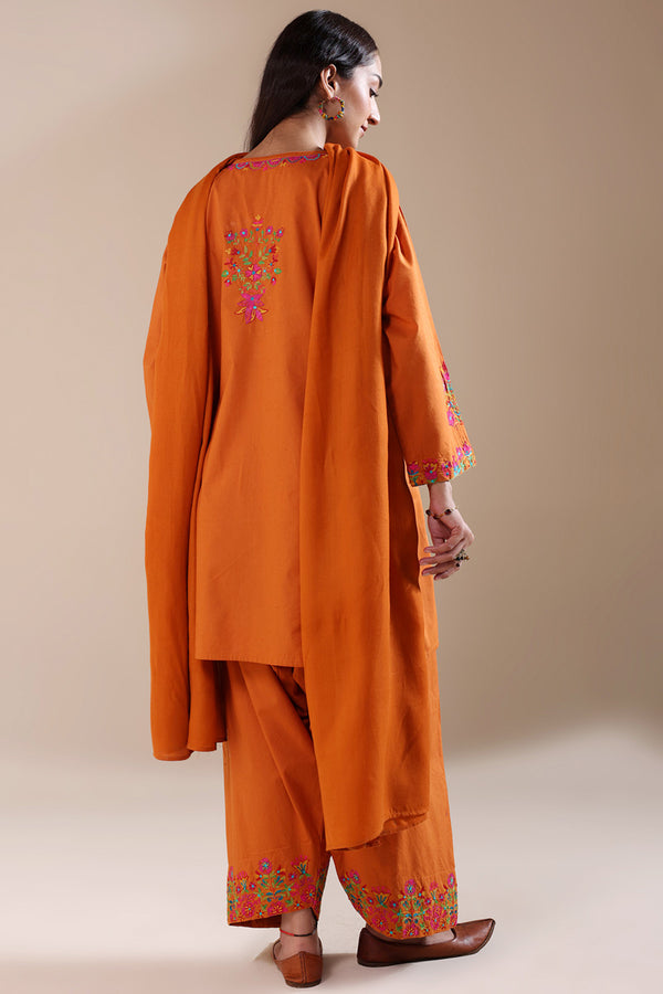 Laari Adda Farshi Set