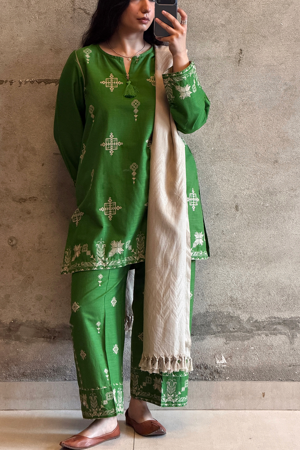 Misty Embroidered Set