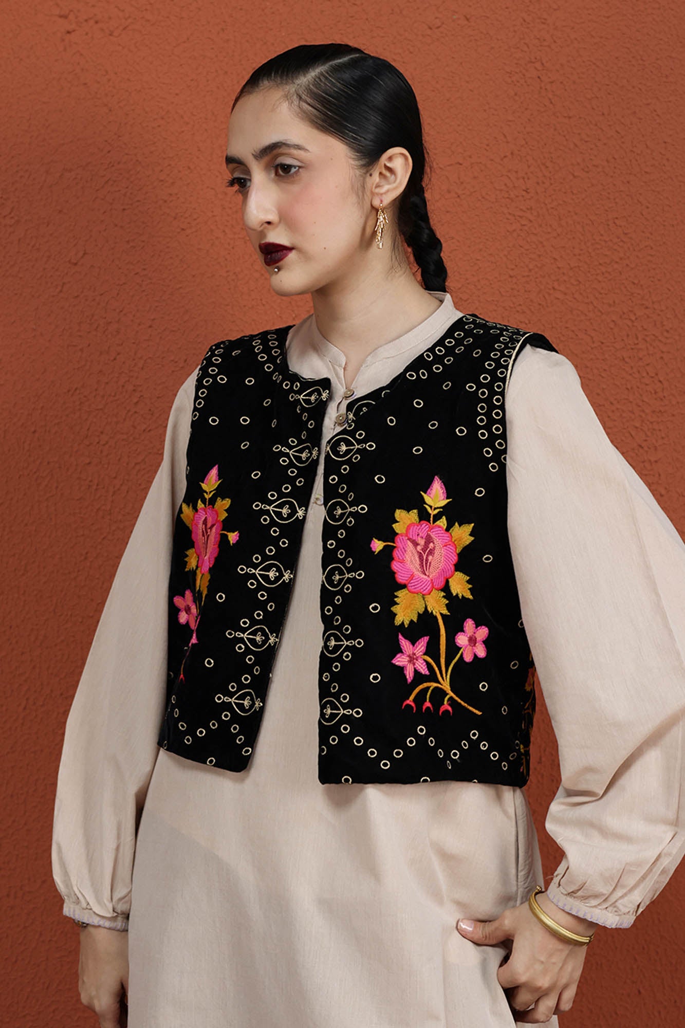 Gulbaan Embroidered Koti