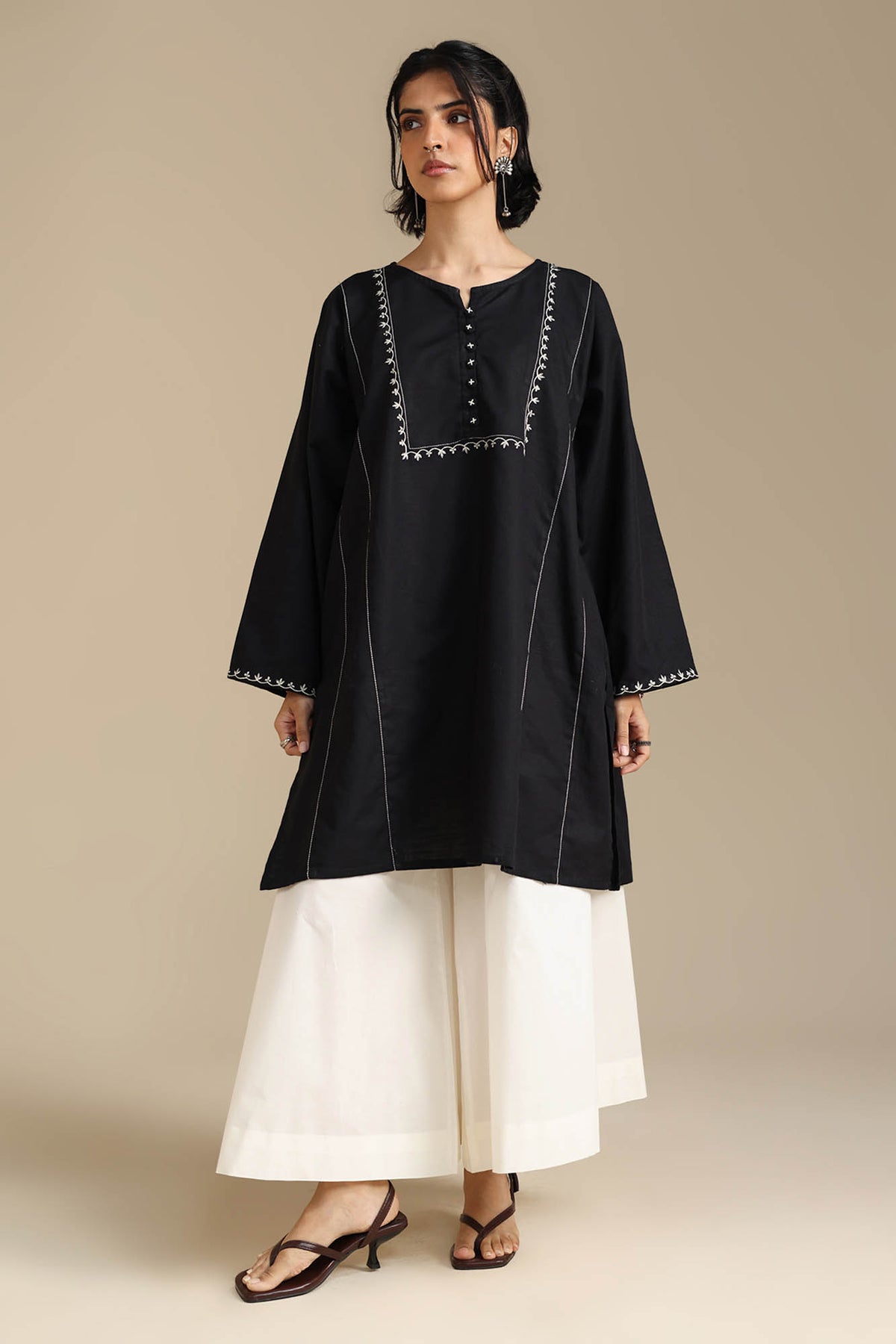 Phool Embroidered Kurta