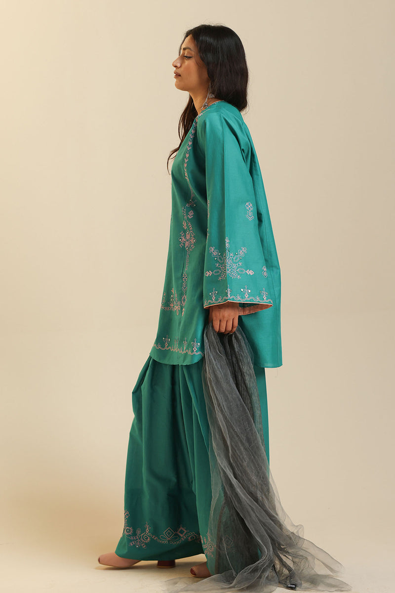 Zar Embroidered Farshi Set