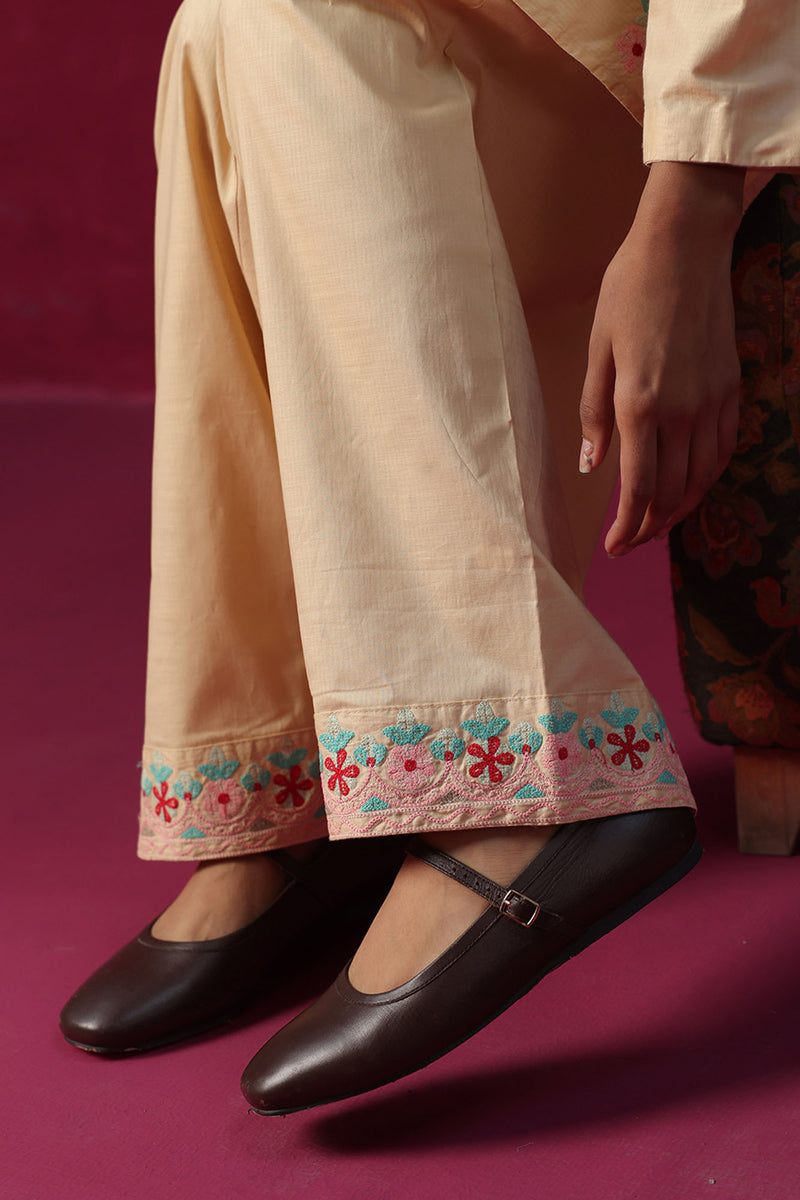 Aar Embroidered Set