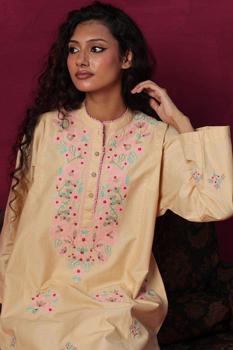 Aar Embroidered Set