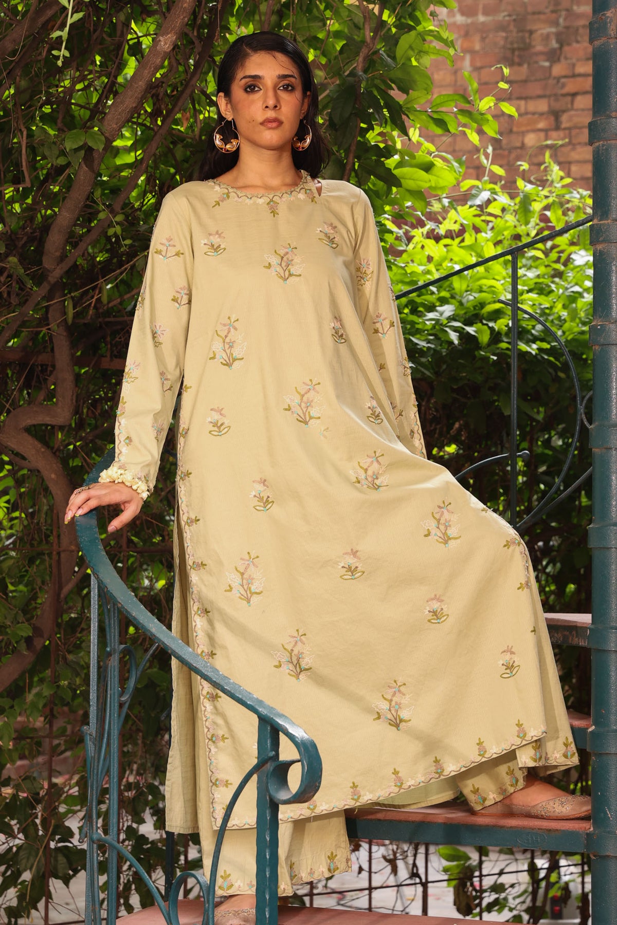 Gul Khaas Embroidered Set