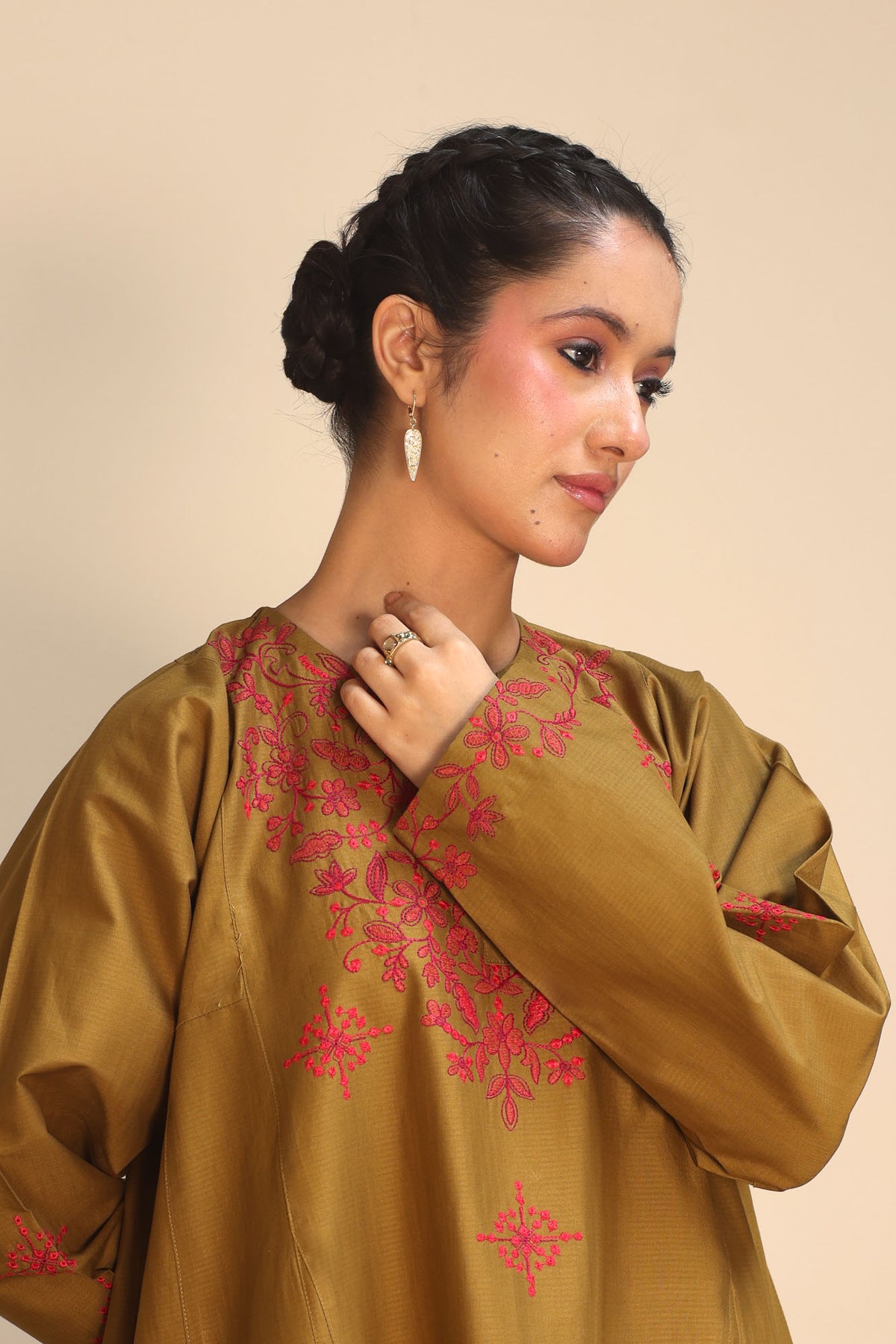 Embroidered Floral Story Set