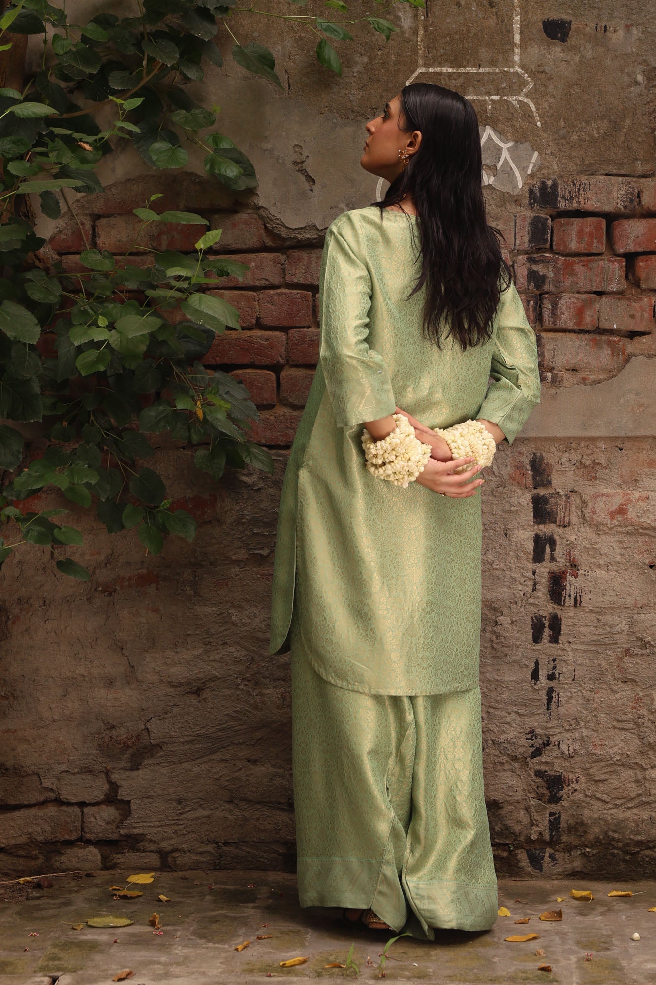 Golden Weave Farshi Set