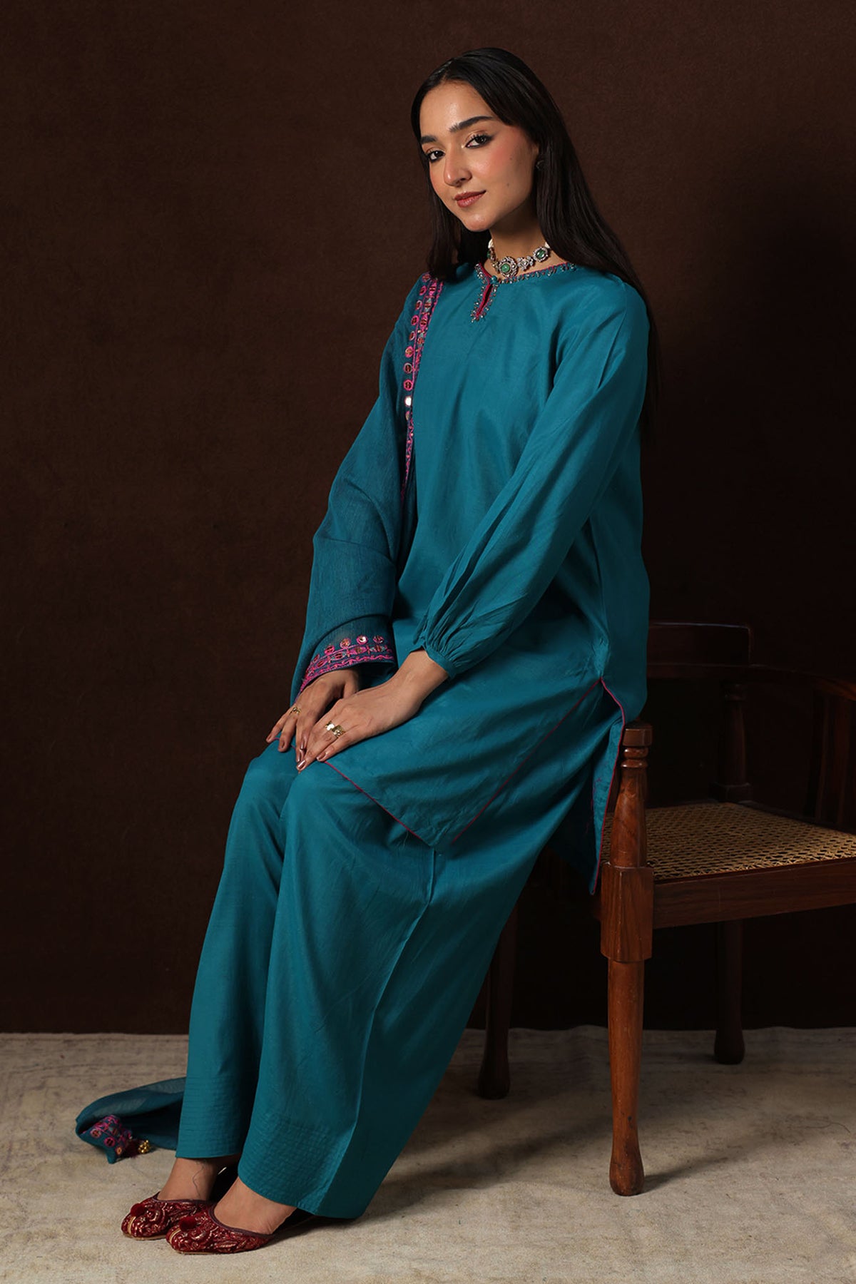 Nooré Embroidered 3-Piece Ensemble