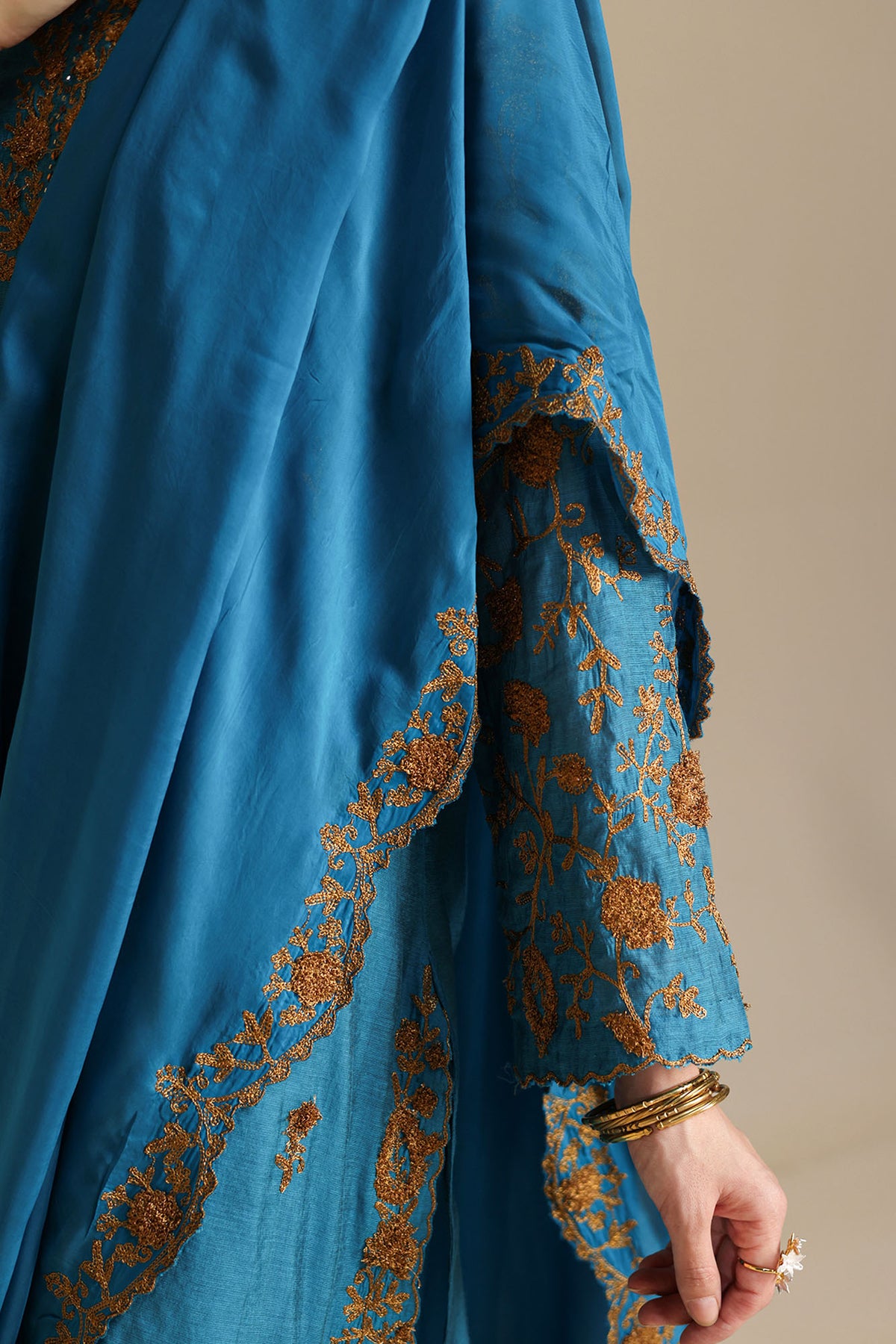 Zar Naqsh Embroidered Ensemble