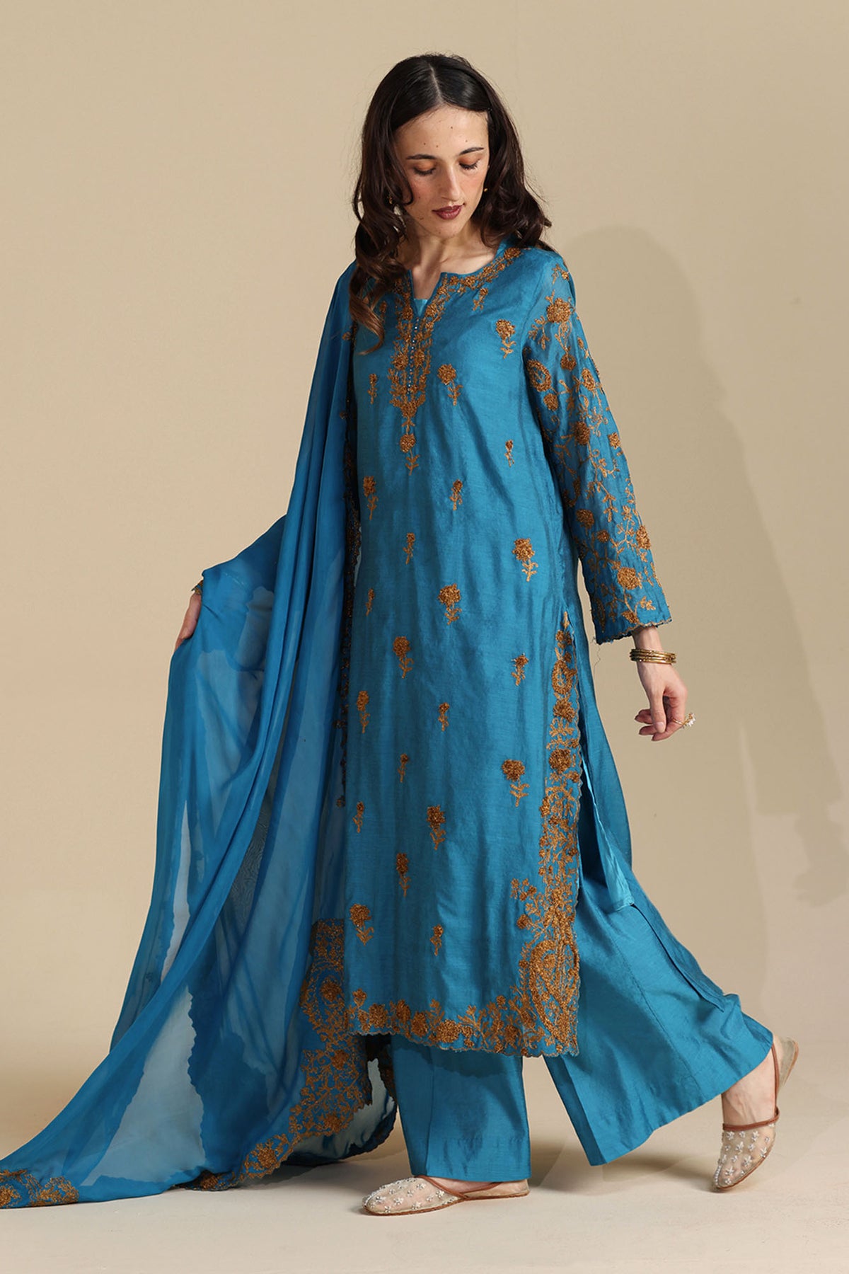 Zar Naqsh Embroidered Ensemble