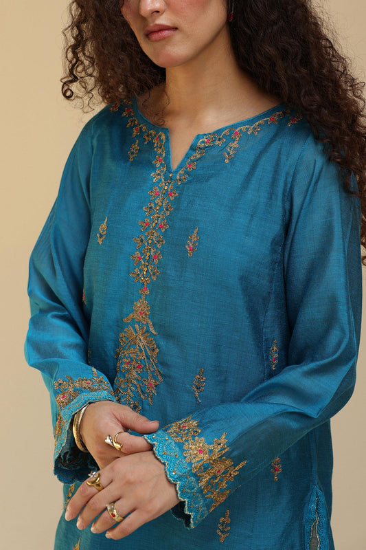 Gilded Embroidered Set