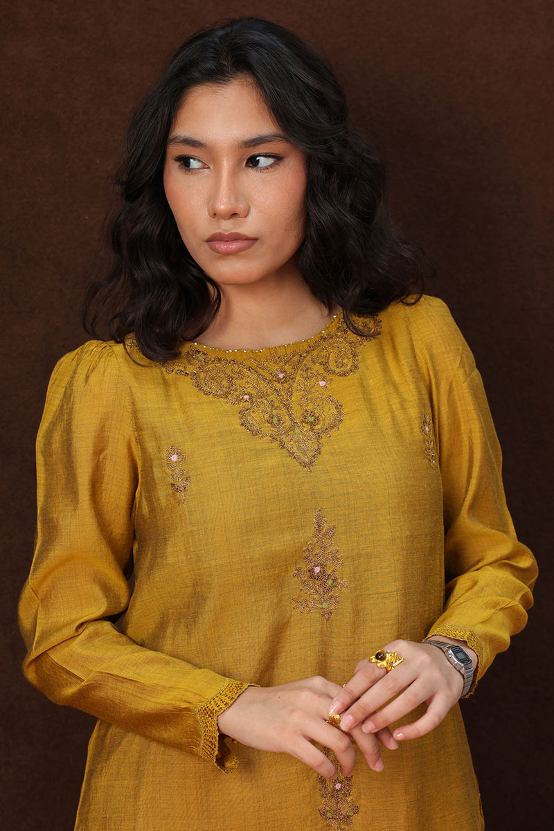 Zar Embroidered Set