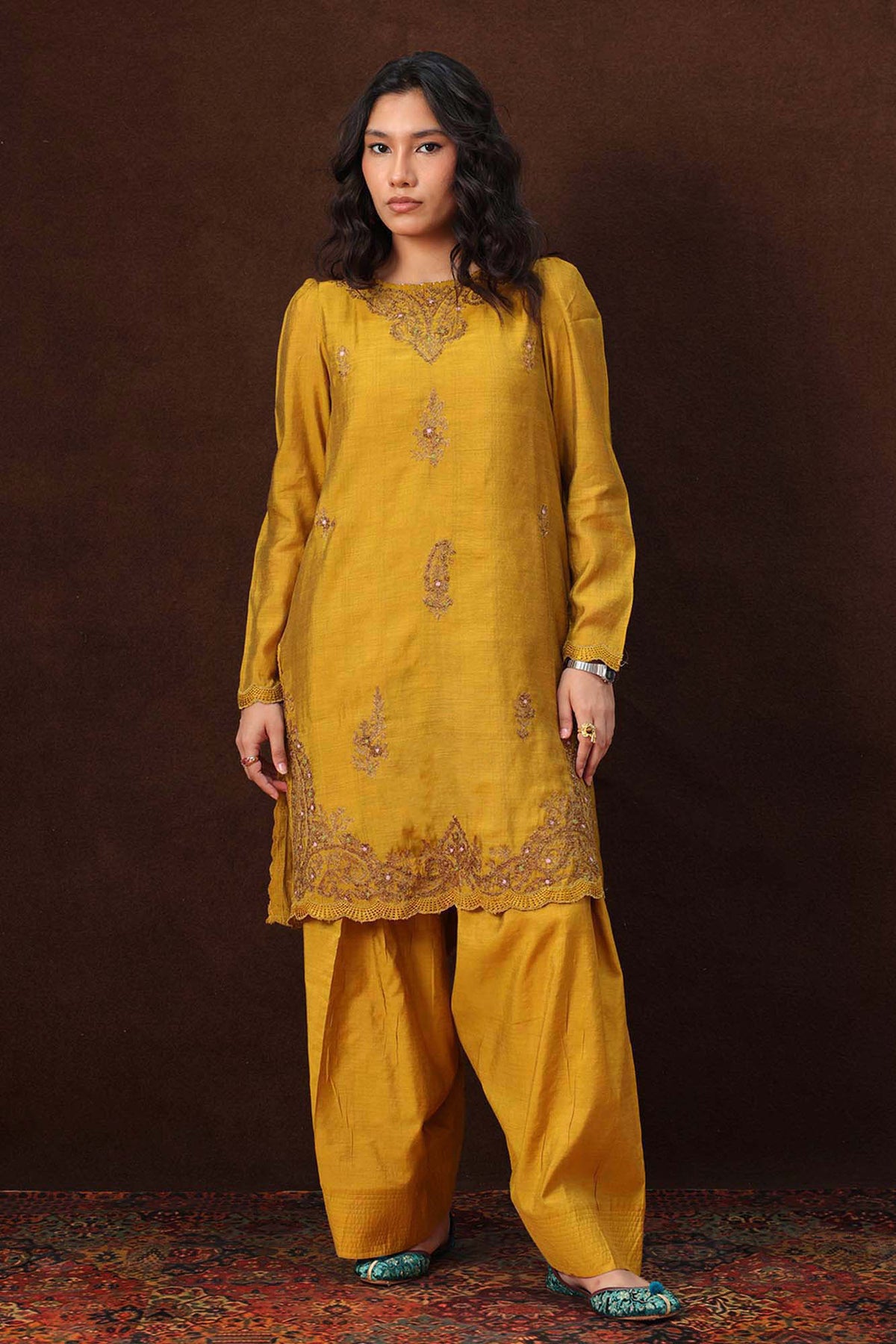 Zar Embroidered Set