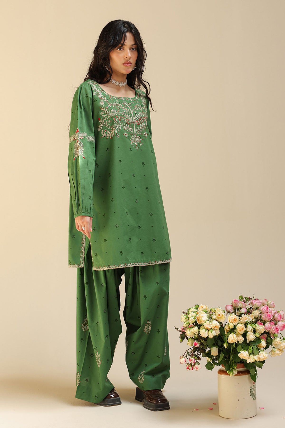 Gardenia Hand-Embroidered Set