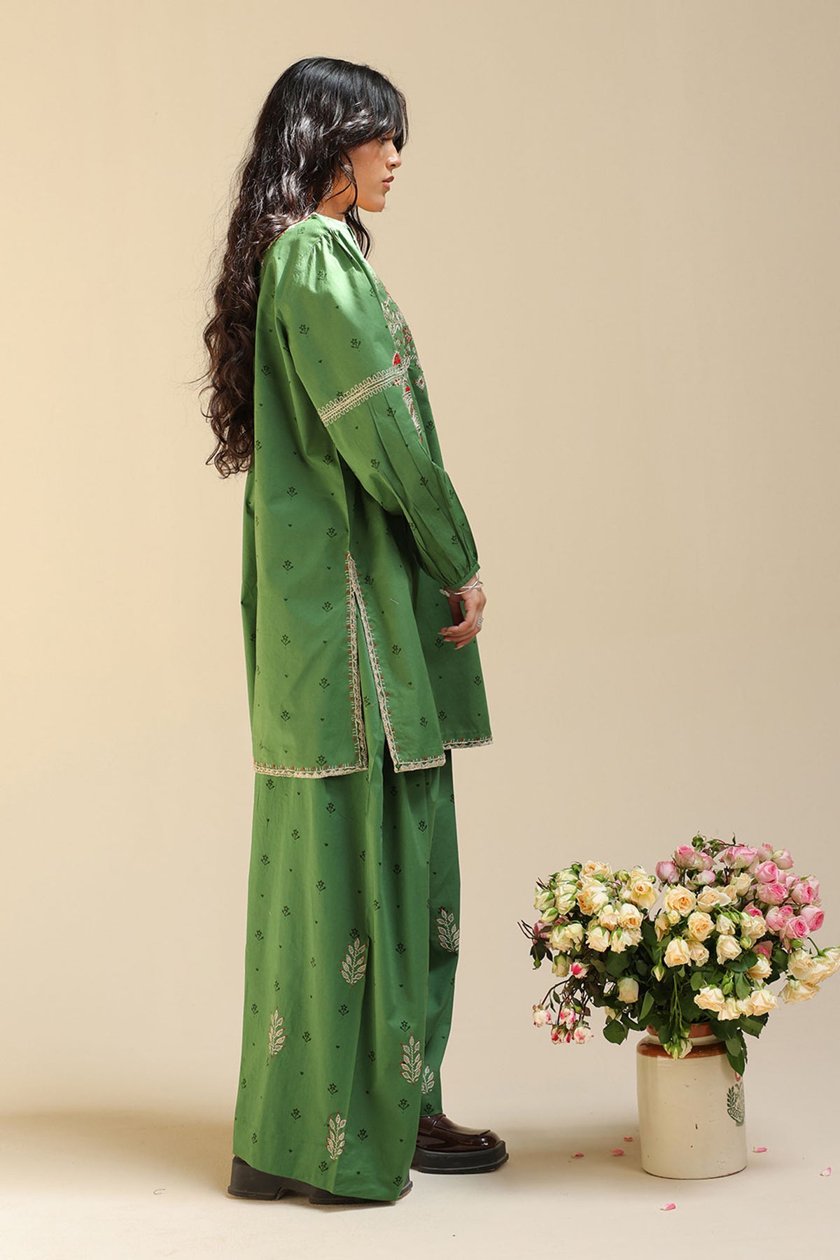 Gardenia Hand-Embroidered Set