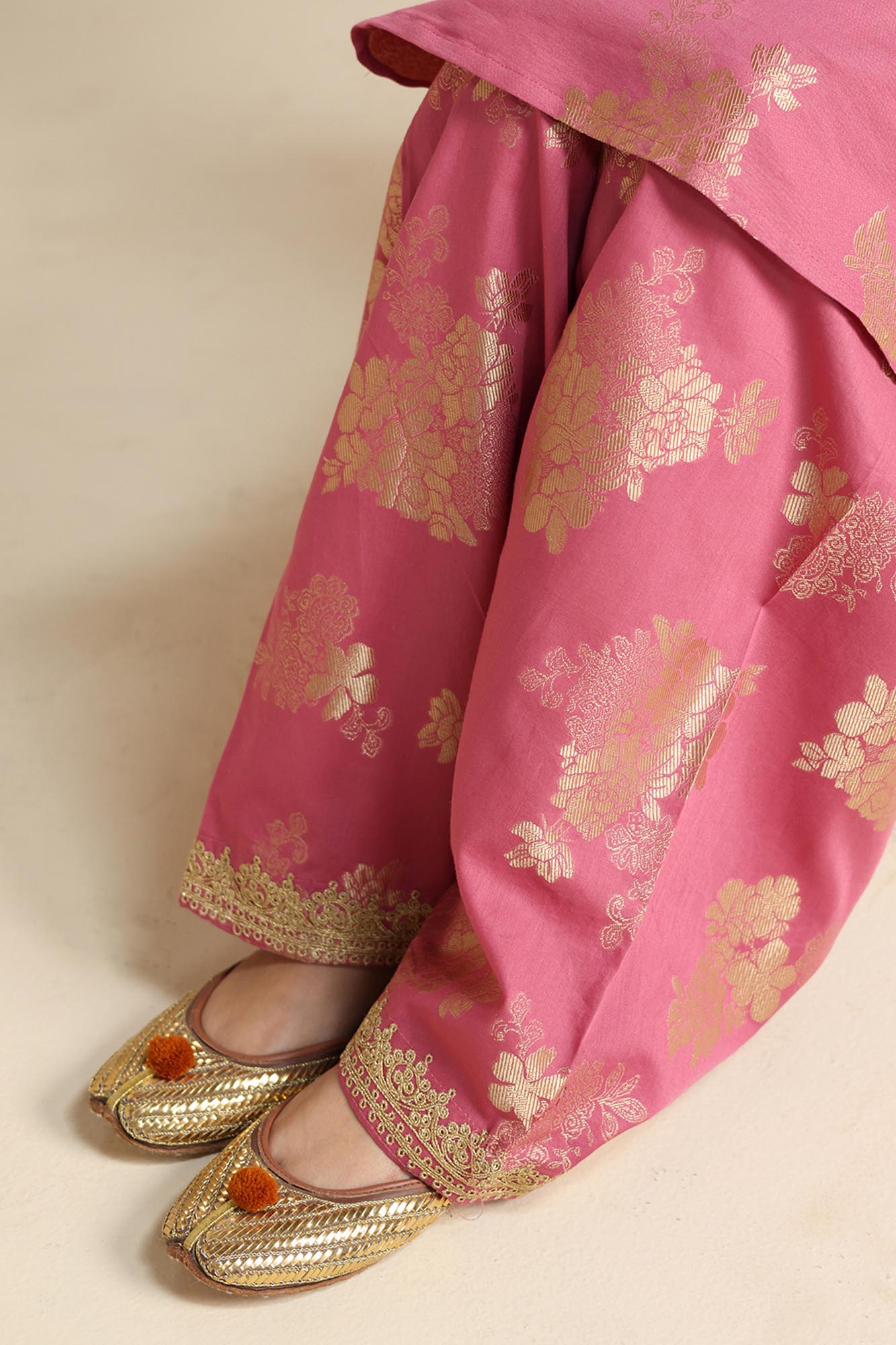Woven Jacquard Set